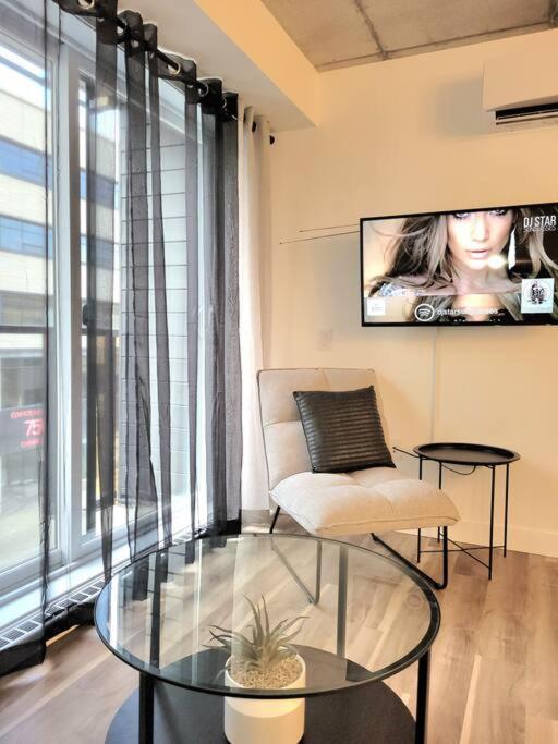 Condo Chic, Centre-Ville Piscine, Terrasse, Gym Quebec City Luaran gambar