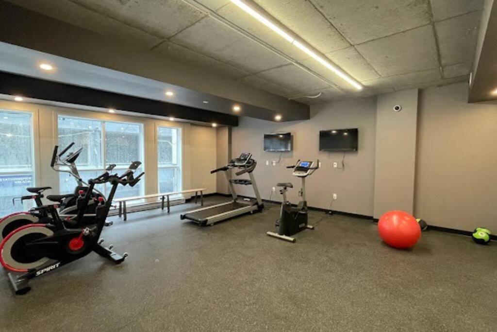 Condo Chic, Centre-Ville Piscine, Terrasse, Gym Quebec City Luaran gambar