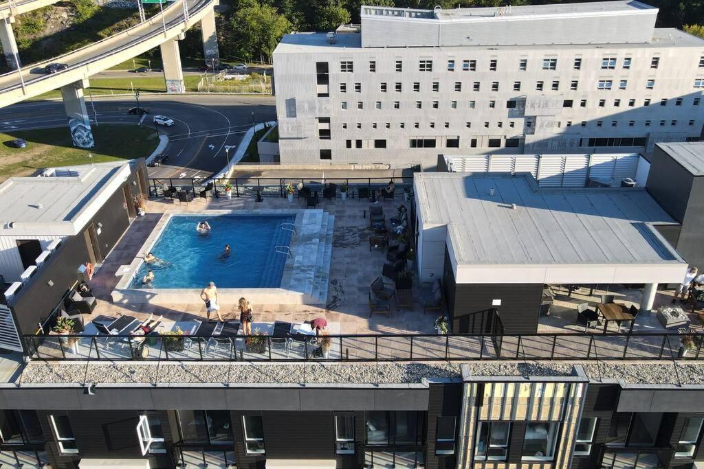 Condo Chic, Centre-Ville Piscine, Terrasse, Gym Quebec City Luaran gambar